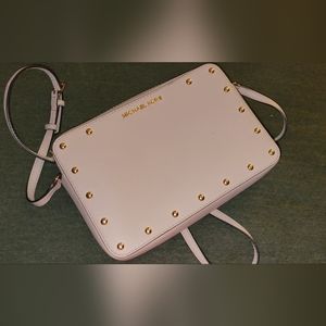 Micheal kors cross body bag